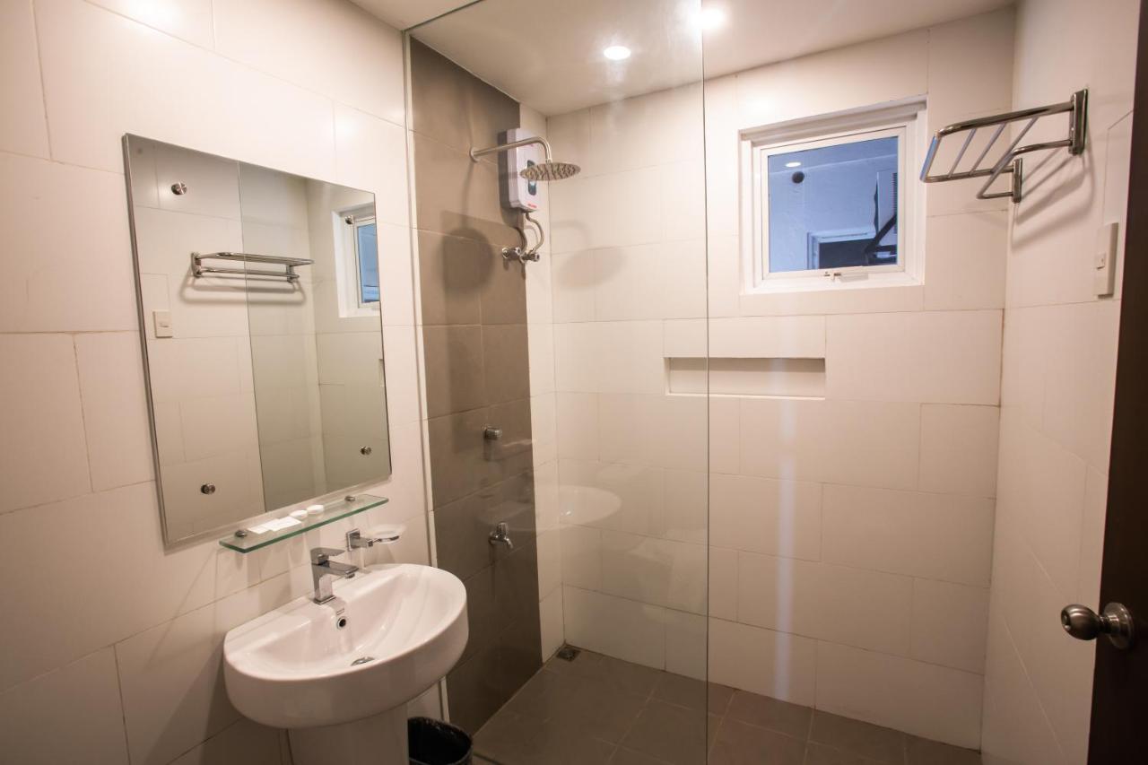 Northwest Inn Bacolod Dış mekan fotoğraf