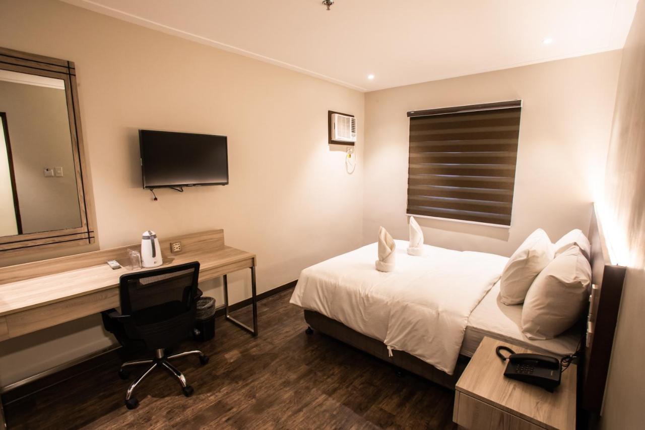 Northwest Inn Bacolod Dış mekan fotoğraf