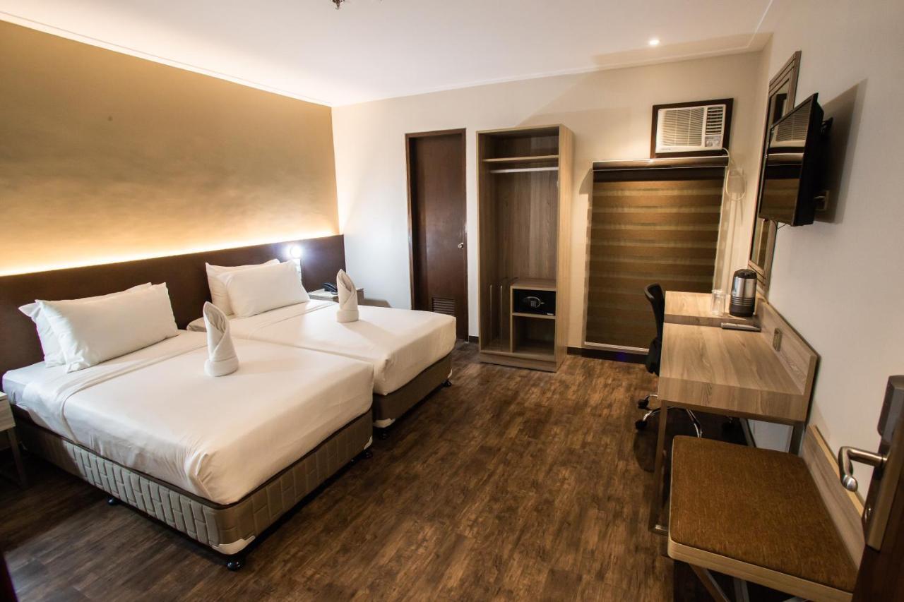 Northwest Inn Bacolod Dış mekan fotoğraf