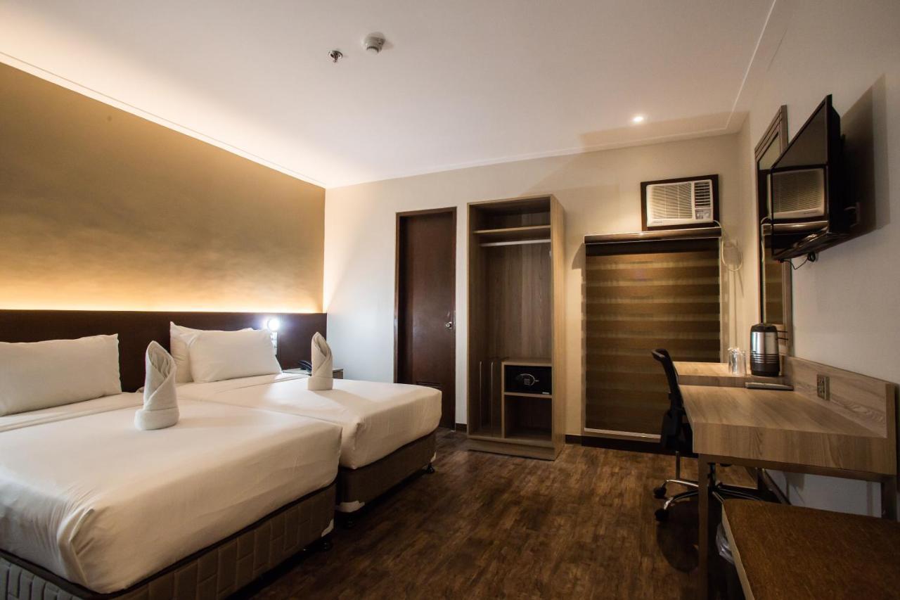 Northwest Inn Bacolod Dış mekan fotoğraf